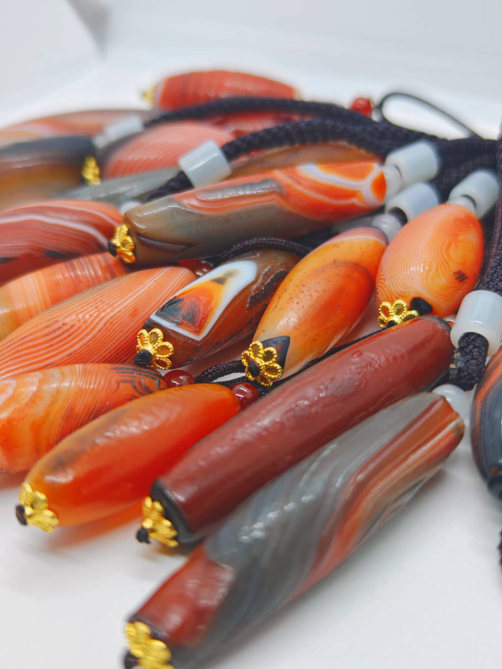 宣化战国红原皮老料玛瑙天珠